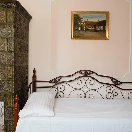 Pretty And Warm With Excellent Location Apartment
