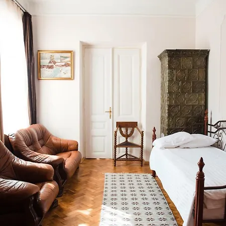Pretty And Warm With Excellent Location Apartment