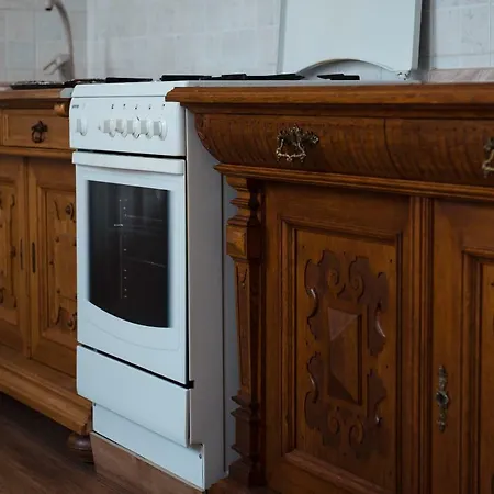 Pretty And Warm With Excellent Location * לבוב