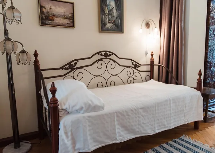 Pretty And Warm With Excellent Location Daire *